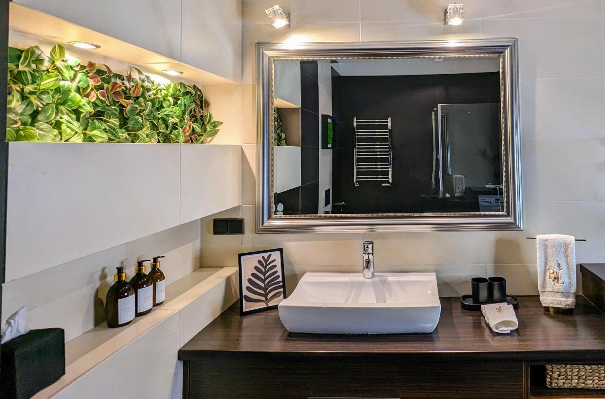 Bella Luna Luxury Suites - Chic Residence In Historic Square Варшава Экстерьер фото